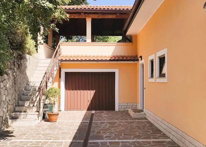 Apartment Pergola